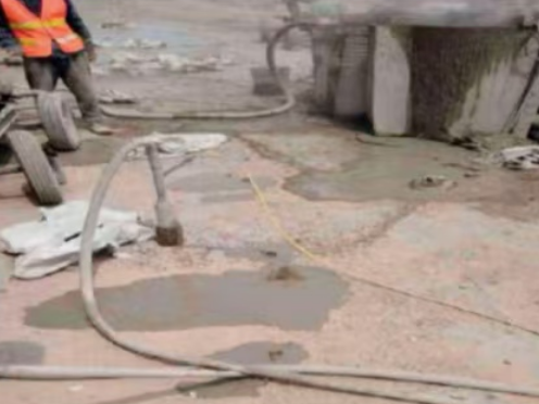 资溪水泥混凝土路面板底注浆技术 路面脱空注浆整治方案