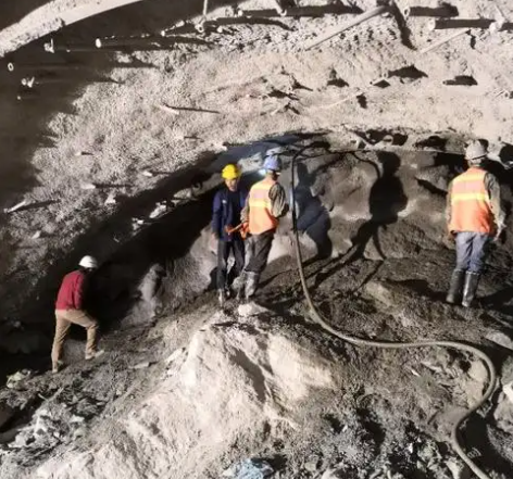 资溪拱顶带模注浆料的施工流程及注意事项